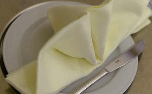 正確使用西餐禮儀餐巾