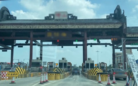 高速公路變道有哪些技巧及注意事項