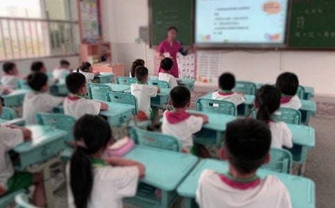 《十六年前的回憶》教學反思